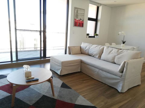 Specious Apartment With 2 Large Bedrooms - Accommodation in Surfers Paradise 11