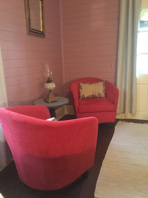 Arcadia - The Barn Cottage & Rosehill Cottage - Accommodation in Surfers Paradise 16