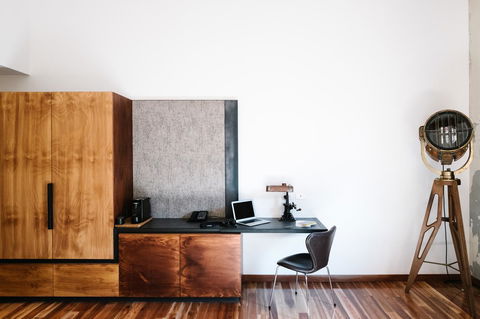 The Old Clare Hotel, Independent Collection By EVT - Accommodation in Surfers Paradise 17