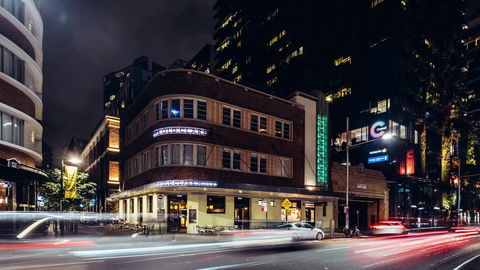 The Old Clare Hotel, Independent Collection By EVT - Accommodation in Surfers Paradise 13