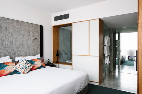 The Old Clare Hotel, Independent Collection By EVT - Accommodation in Surfers Paradise 21