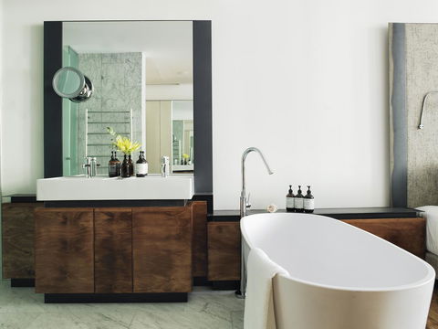 The Old Clare Hotel, Independent Collection By EVT - Accommodation in Surfers Paradise 3