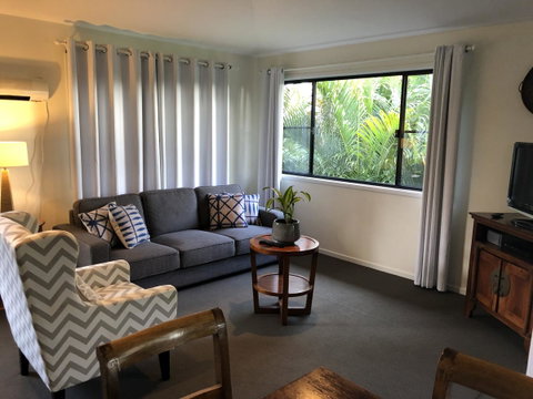 Suranadi Beach House 1 - Accommodation in Surfers Paradise 2