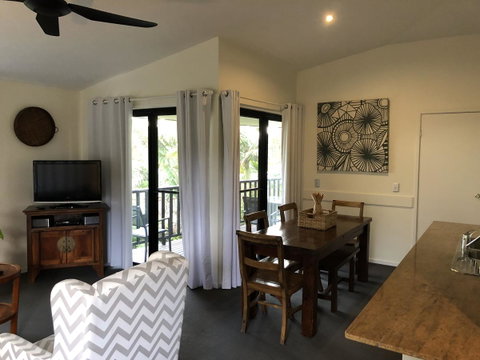 Suranadi Beach House 1 - Accommodation in Surfers Paradise 3
