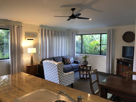 Suranadi Beach House 1 - Accommodation in Surfers Paradise 6