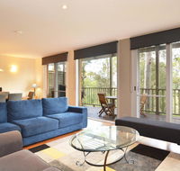 Villa De Saran located within Cypress Lakes - Accommodation in Surfers Paradise