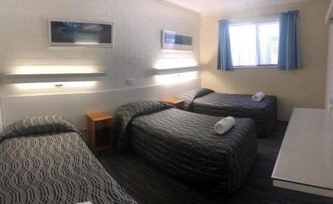 Coastal Bay Motel - Accommodation in Surfers Paradise 21