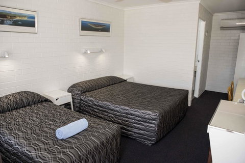 Coastal Bay Motel - Accommodation in Surfers Paradise 31