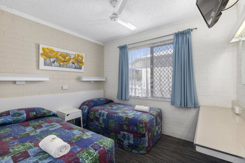 Coastal Bay Motel - Accommodation in Surfers Paradise 15