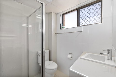 Coastal Bay Motel - Accommodation in Surfers Paradise 14