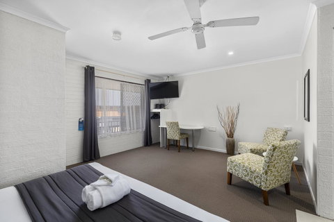 Coastal Bay Motel - Accommodation in Surfers Paradise 12