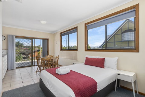 Coastal Bay Motel - Accommodation in Surfers Paradise 8