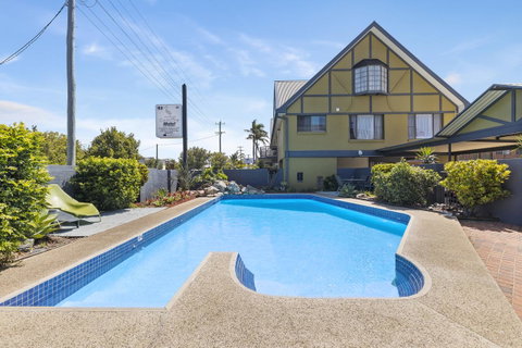 Coastal Bay Motel - Accommodation in Surfers Paradise 1