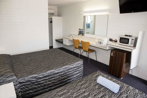 Coastal Bay Motel - Accommodation in Surfers Paradise 29