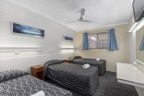 Coastal Bay Motel - Accommodation in Surfers Paradise 17