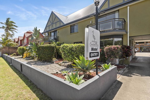 Coastal Bay Motel - Accommodation in Surfers Paradise 4