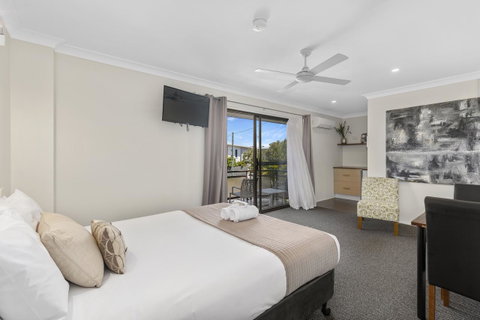 Coastal Bay Motel - Accommodation in Surfers Paradise 2