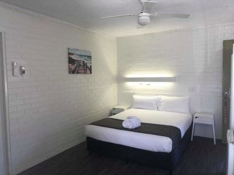 Coastal Bay Motel - Accommodation in Surfers Paradise 19