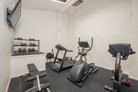 Alpine Gables - Accommodation in Surfers Paradise 12