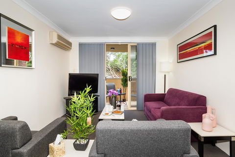 Eastwood Furnished Apartments - Accommodation in Surfers Paradise 1