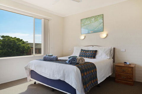 Baywatch Apartments Merimbula - Accommodation in Surfers Paradise 11