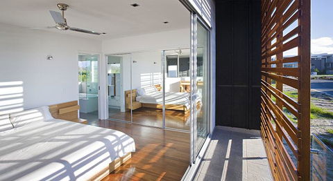 Casuarina Beachfront House - Hostie Properties - Accommodation in Surfers Paradise 16