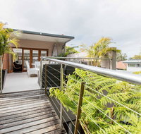 Family surf house 5 min walk to Manly beach - Accommodation in Surfers Paradise