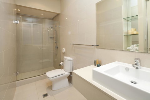 Best Western Plus Hotel Stellar - Accommodation in Surfers Paradise 6