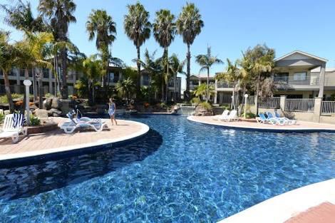 Yarrawonga Waterfront Apartments - Accommodation in Surfers Paradise 3
