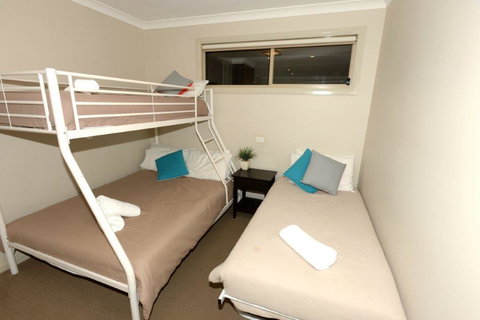 Yarrawonga Waterfront Apartments - Accommodation in Surfers Paradise 9