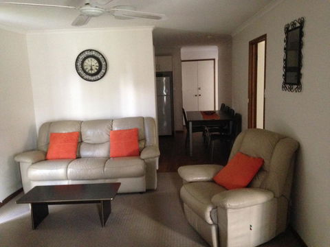 7 Melbourne Street - Accommodation in Surfers Paradise 7
