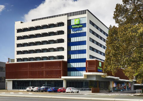 Holiday Inn Express Newcastle, An IHG Hotel - Accommodation in Surfers Paradise 1