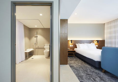Holiday Inn Express Newcastle, An IHG Hotel - Accommodation in Surfers Paradise 12