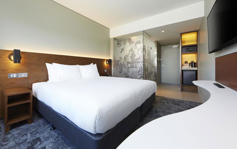 Holiday Inn Express Newcastle, An IHG Hotel - Accommodation in Surfers Paradise 18