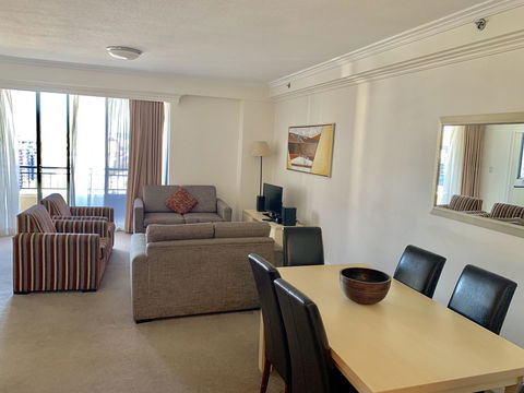Castle Serviced Apartments - Accommodation in Surfers Paradise 4