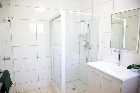 Bay Motel - Accommodation in Surfers Paradise 22