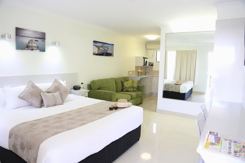 Bay Motel - Accommodation in Surfers Paradise 8