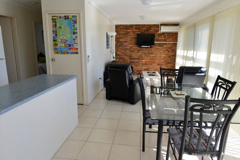 Beach House Holiday Apartments - Accommodation in Surfers Paradise 8