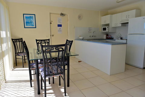 Beach House Holiday Apartments - Accommodation in Surfers Paradise 11