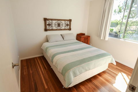 Valla's Beach House - Accommodation in Surfers Paradise 19