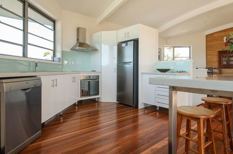 Valla's Beach House - Accommodation in Surfers Paradise 12