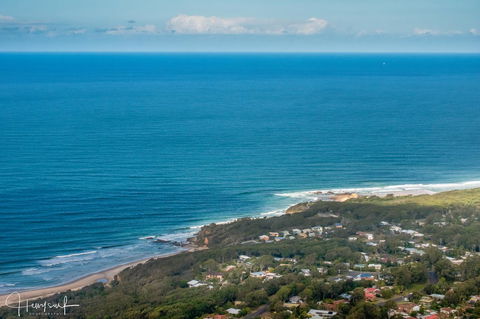 Valla's Beach House - Accommodation in Surfers Paradise 0