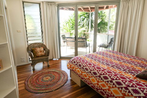 Valla's Beach House - Accommodation in Surfers Paradise 16