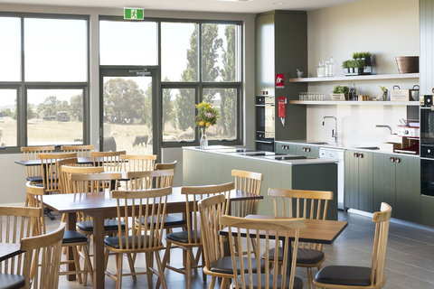 Abode Murrumbateman - Accommodation in Surfers Paradise 3