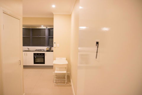 T&M HOUSE - Accommodation in Surfers Paradise 9
