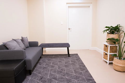 T&M HOUSE - Accommodation in Surfers Paradise 10