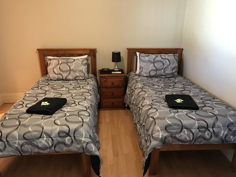 Jadan Cottages - Accommodation in Surfers Paradise 3