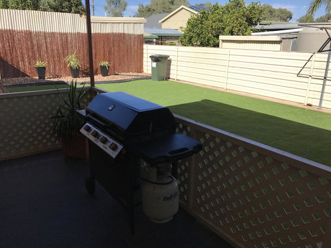 Jadan Cottages - Accommodation in Surfers Paradise 7