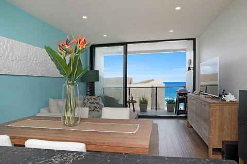Arena Luxury Beachfront Apartment - Accommodation in Surfers Paradise 23