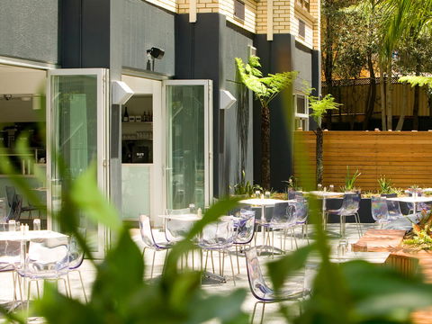 Hotel Urban St Leonards - Accommodation in Surfers Paradise 2